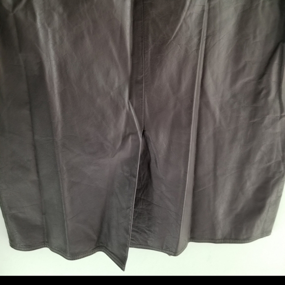 Faux leather skirt - Picture 2 of 11